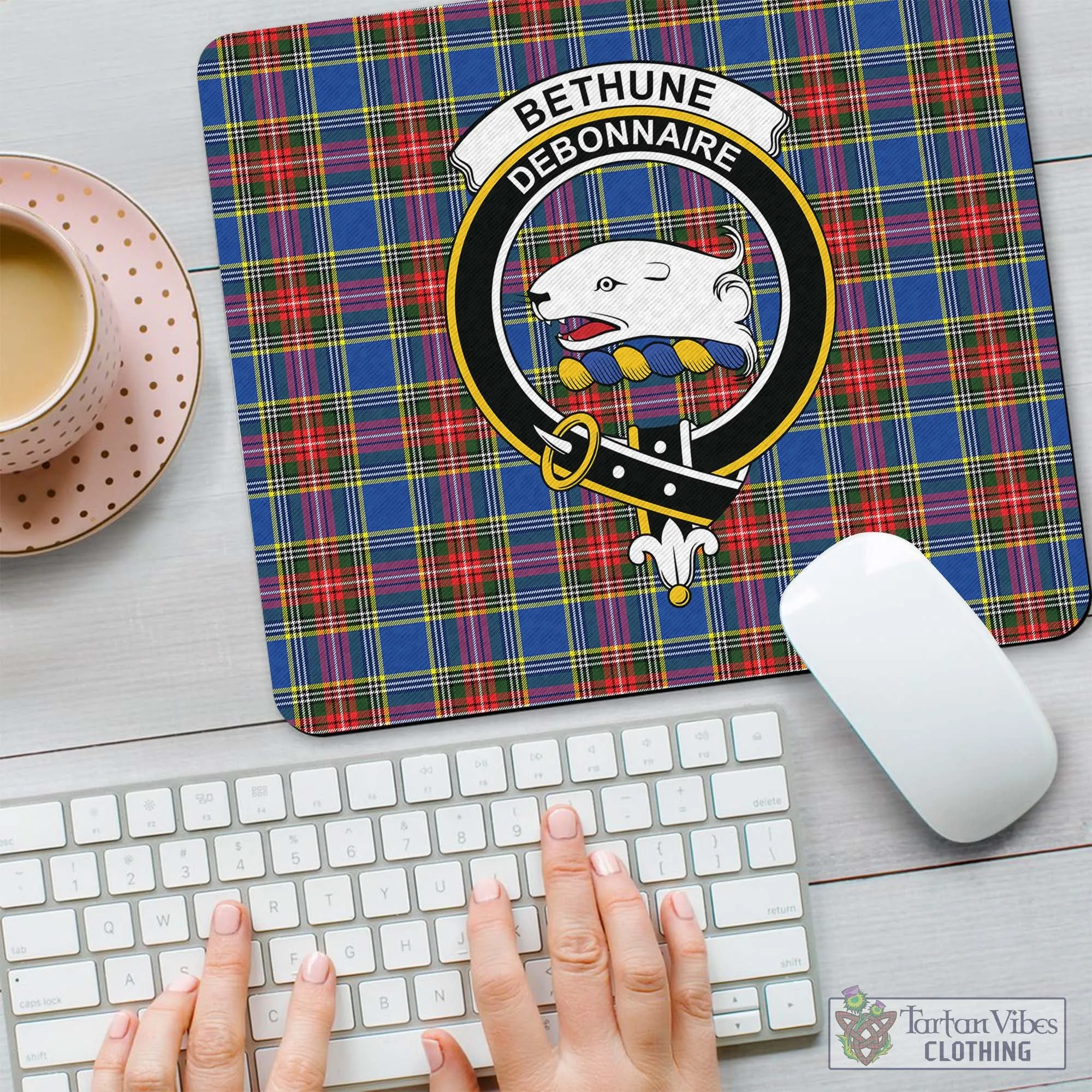 Bethune Tartan Mouse Pad with Family Crest