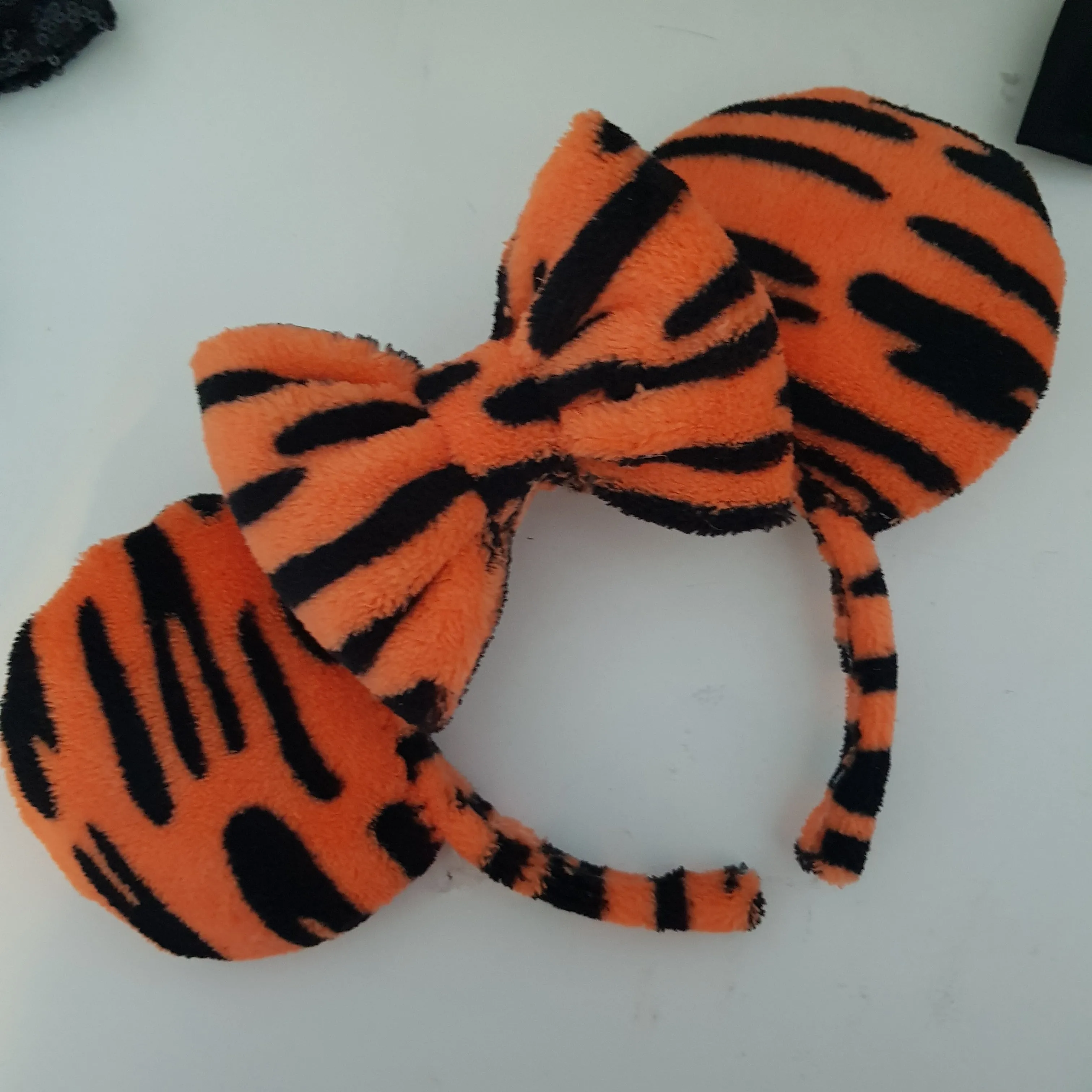 Bouncing tiger mouse ears