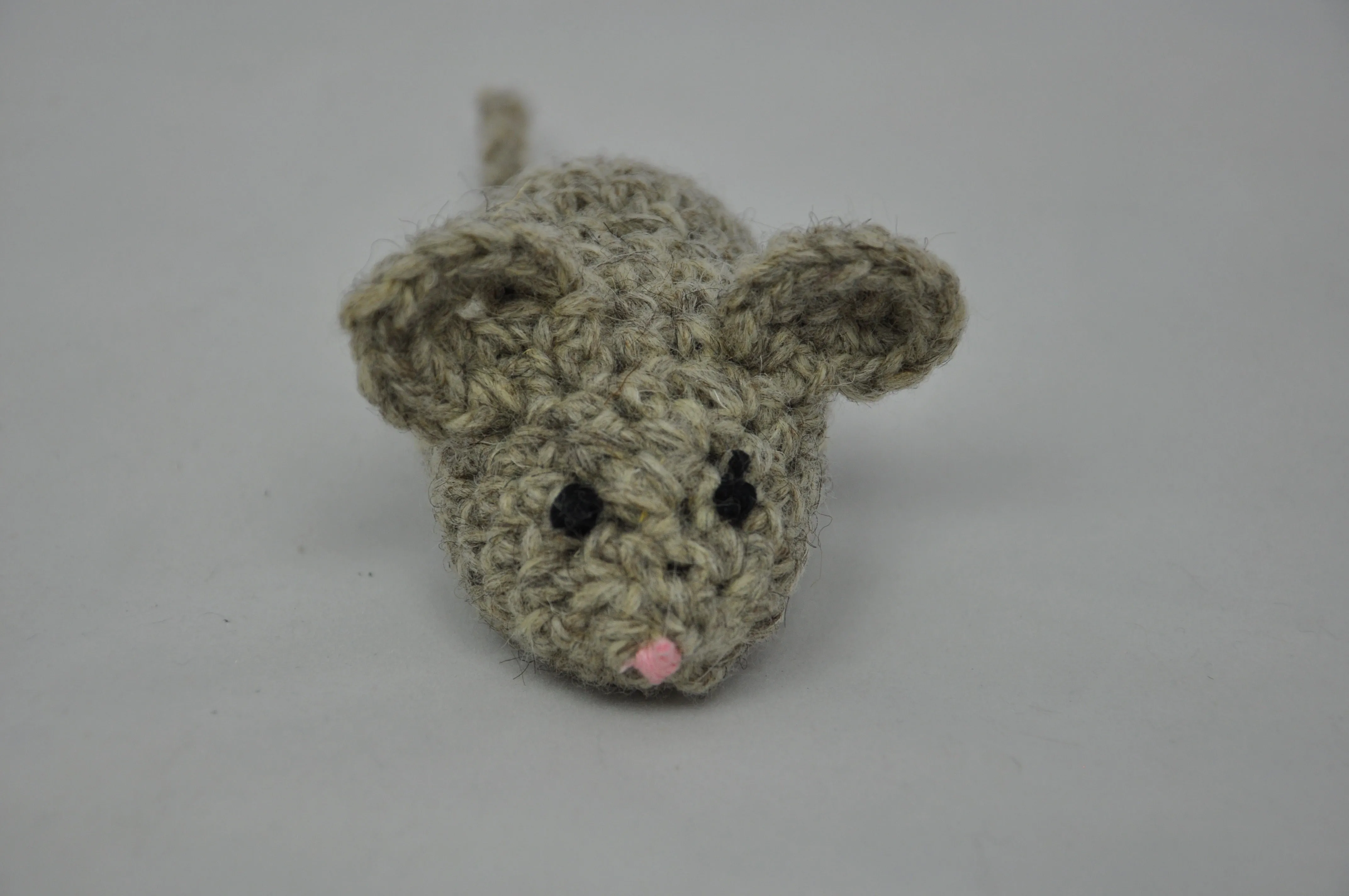 Crochet mouse with organic catnip