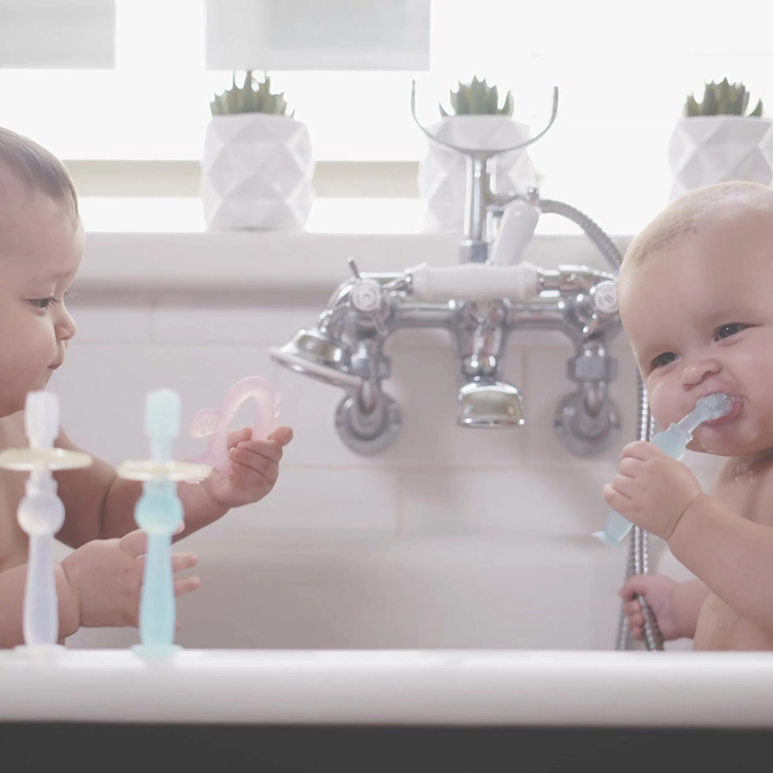 Haakaa 360° Baby Toothbrush