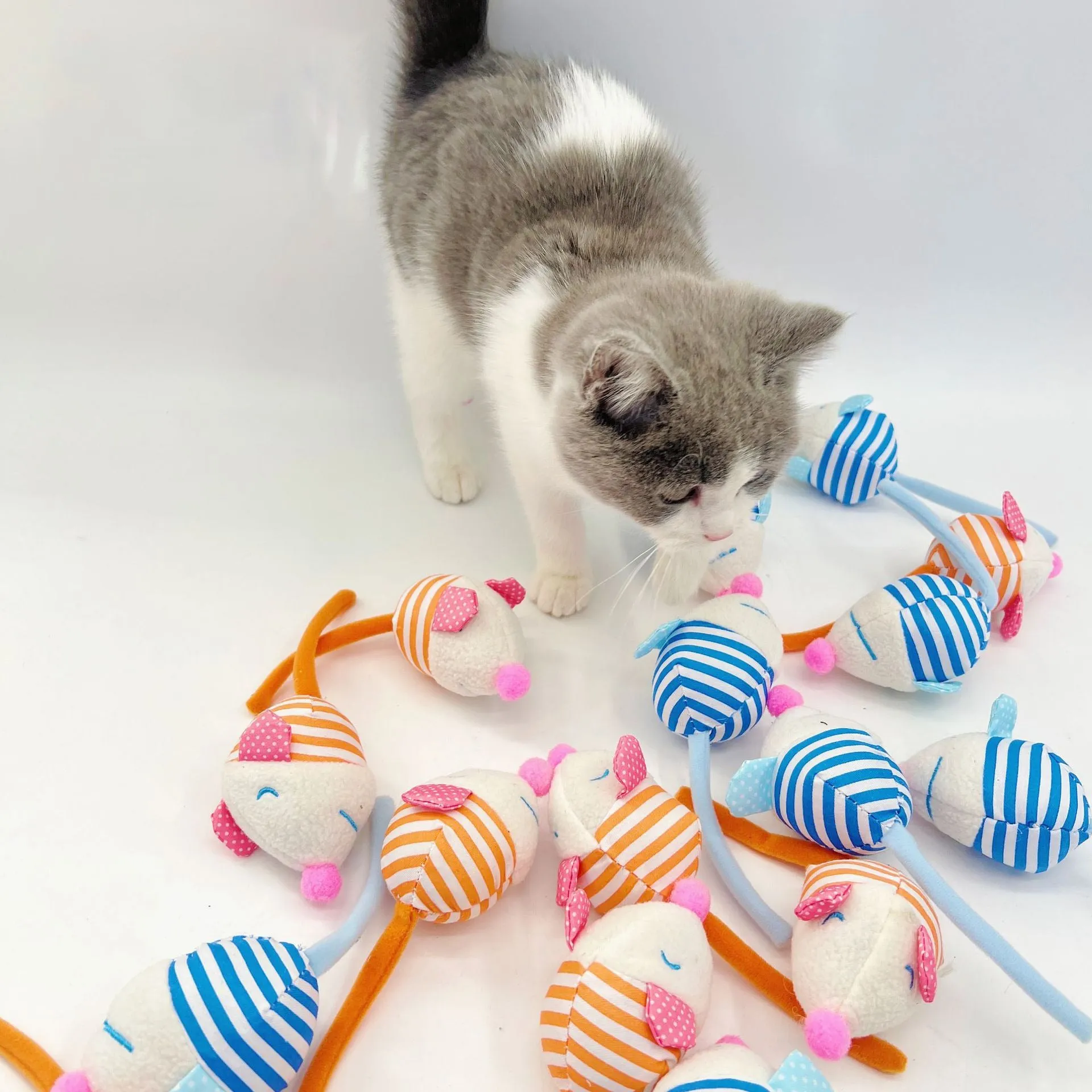 Moo - Striped Mouse Cat Toy