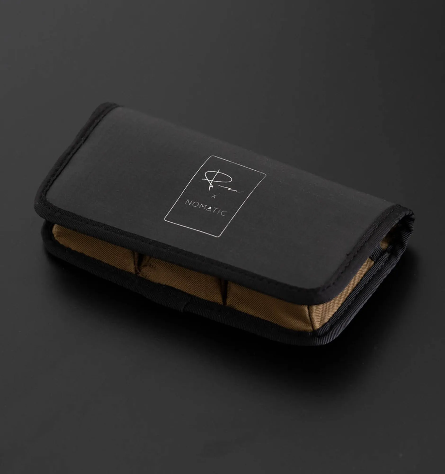 Nomatic McKinnon Battery Case